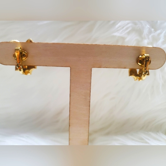 Gold Crowned Trifari Clip-on Bow  Earrings - Picture 2 of 6